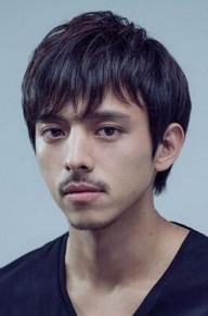 满岛真之介